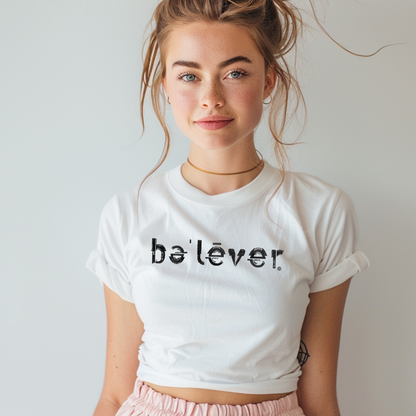 Crop Fitted T-Shirt - believer - Black on White